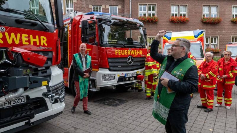 Im Wert von mehr als 2,1 Millionen Euro: Sieben neue Einsatzfahrzeuge für die Feuerwehr Dormagen