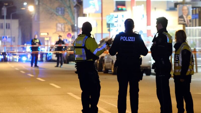 Anklage wegen versuchten Mordes: Prozess um Messerangriff auf Senior beginnt – „ohne erkennbares Tatmotiv“