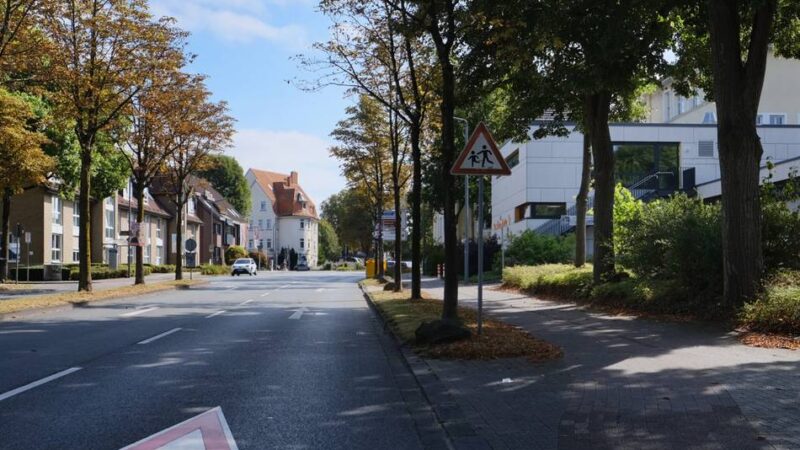 Anne-Frank-Schule in Ratingen: Eltern: Tempo 30 an Anne-Frank-Schule