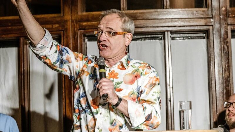 Kabarett in Düsseldorf: „Reiner Tisch“ ausnahmsweise nicht im Uerige – das ist der Grund