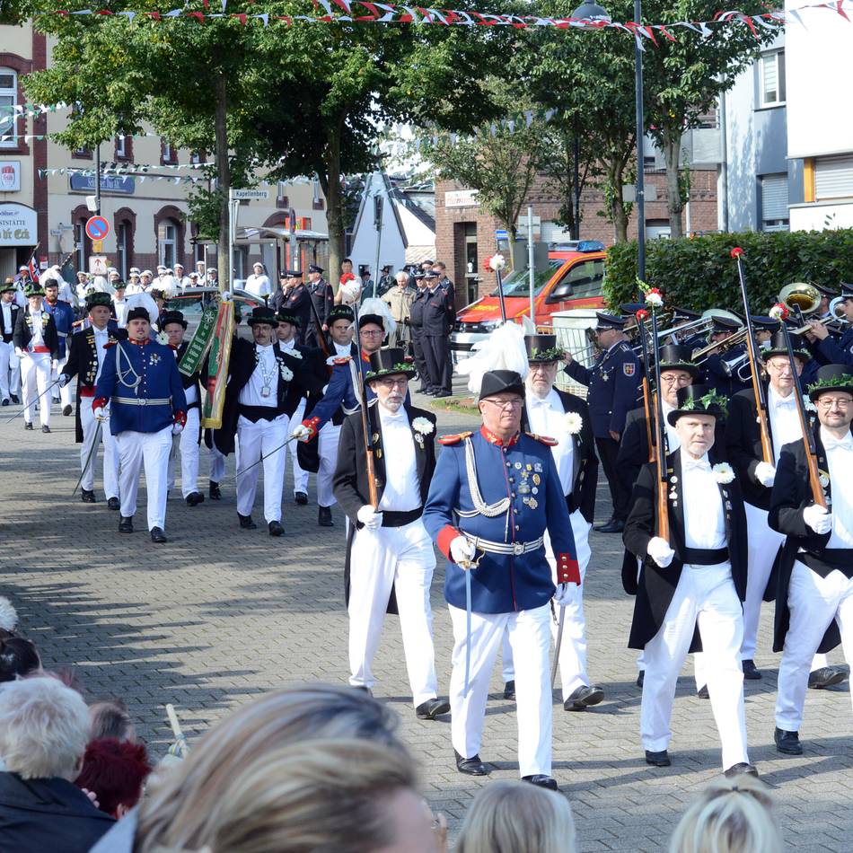 Schützenfest mit Herz in Dormagen: Ehefrau inspiriert Königsglück in Stürzelberg