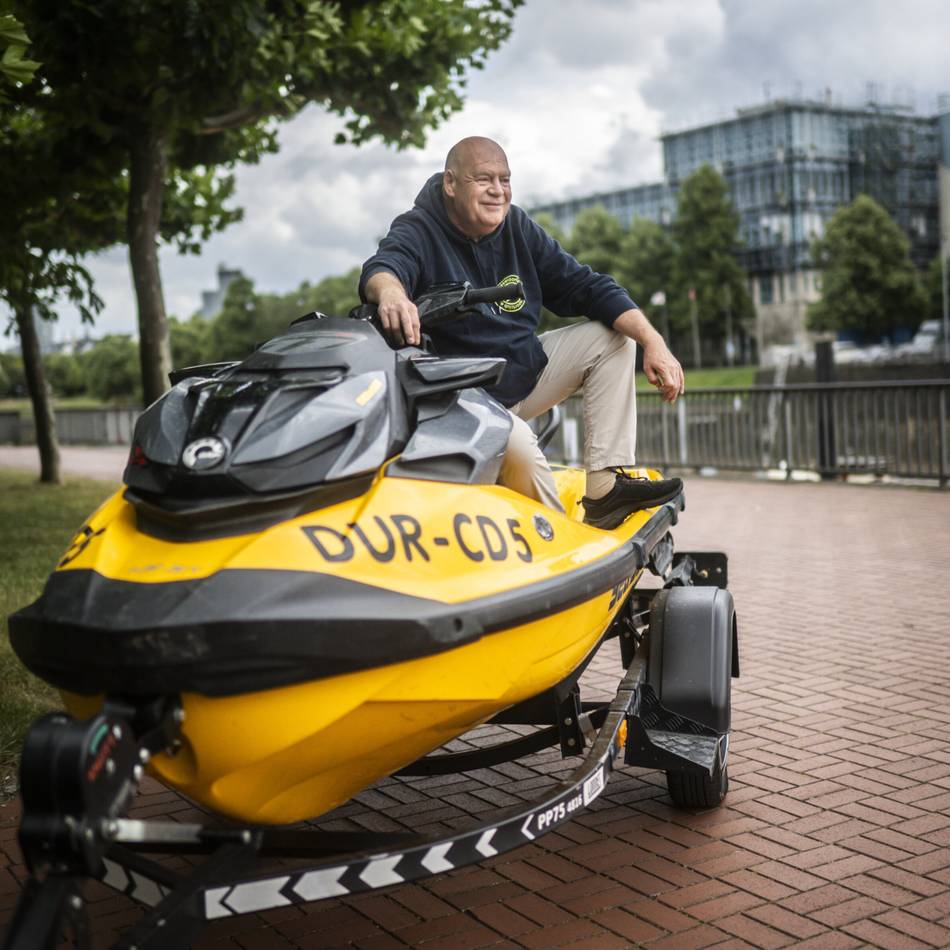 Beinahe im Rhein ertrunken: Rettung mit Jetski – „Der Junge hatte keine fünf Sekunden mehr“