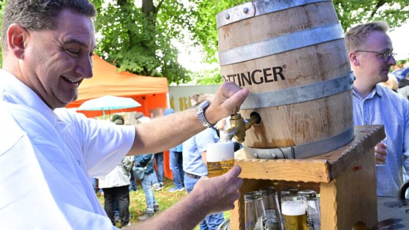 Kuhlenfest in Mönchengladbach: Wegen Borussia-Jubiläum und Regen weniger Gäste beim Kuhlenfest