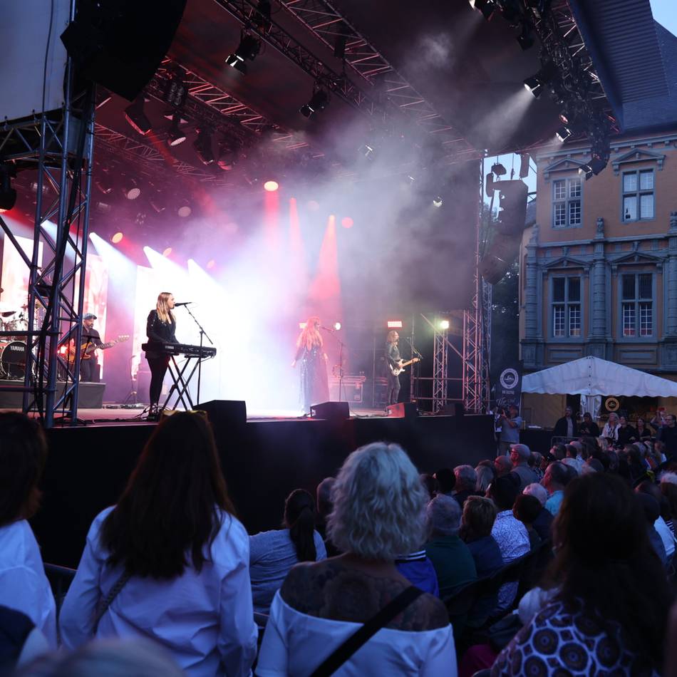 Sommermusik Schloss Rheydt: „Rumours of Fleetwood Mac” entführt mit alten Rock-Hits in die Vergangenheit