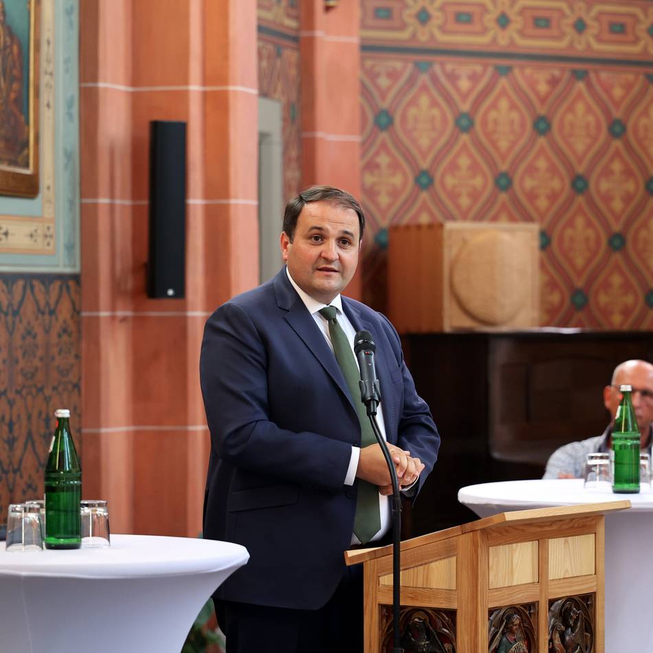 Diskussion in Mönchengladbach: „Macht ist zeitlich begrenzt und Politik kann nicht alles lösen“
