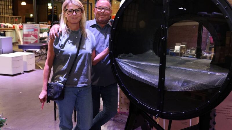 Veranstaltungsort steht vor Betreiberwechsel: Auf Schnäppchenjagd beim Ausverkauf im Kunstwerk Wickrath