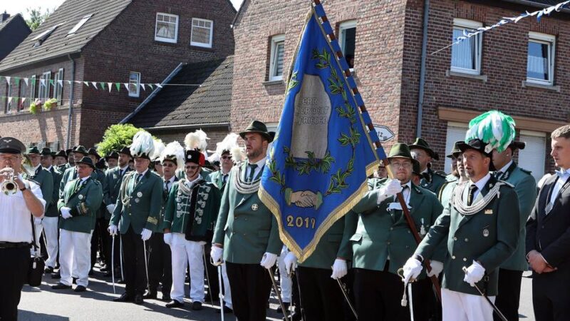 Brauchtum in Mönchengladbach: Hohe Auszeichnungen beim Schützenfest in Schelsen