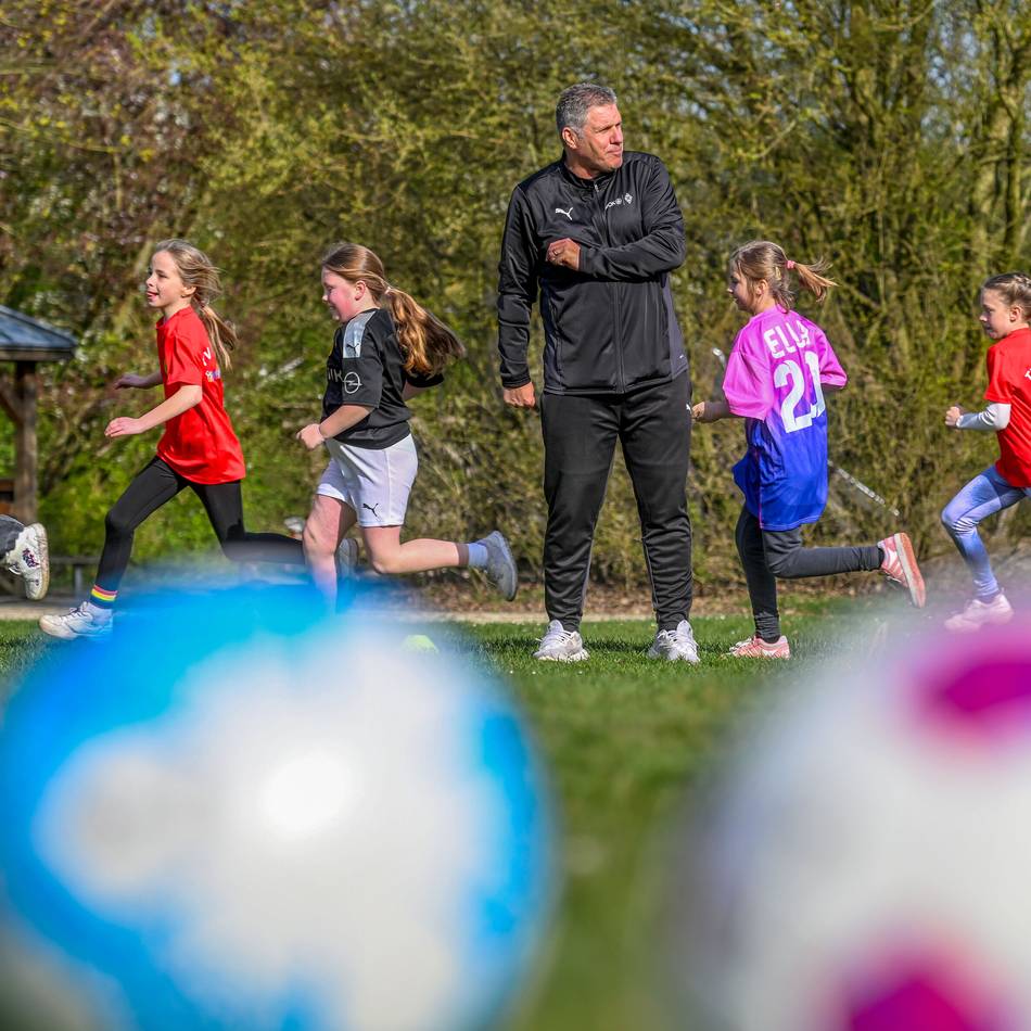 Fohlen Fußball-Camp: Ex-Profis trainieren mit dem Nachwuchs in Winnekendonk