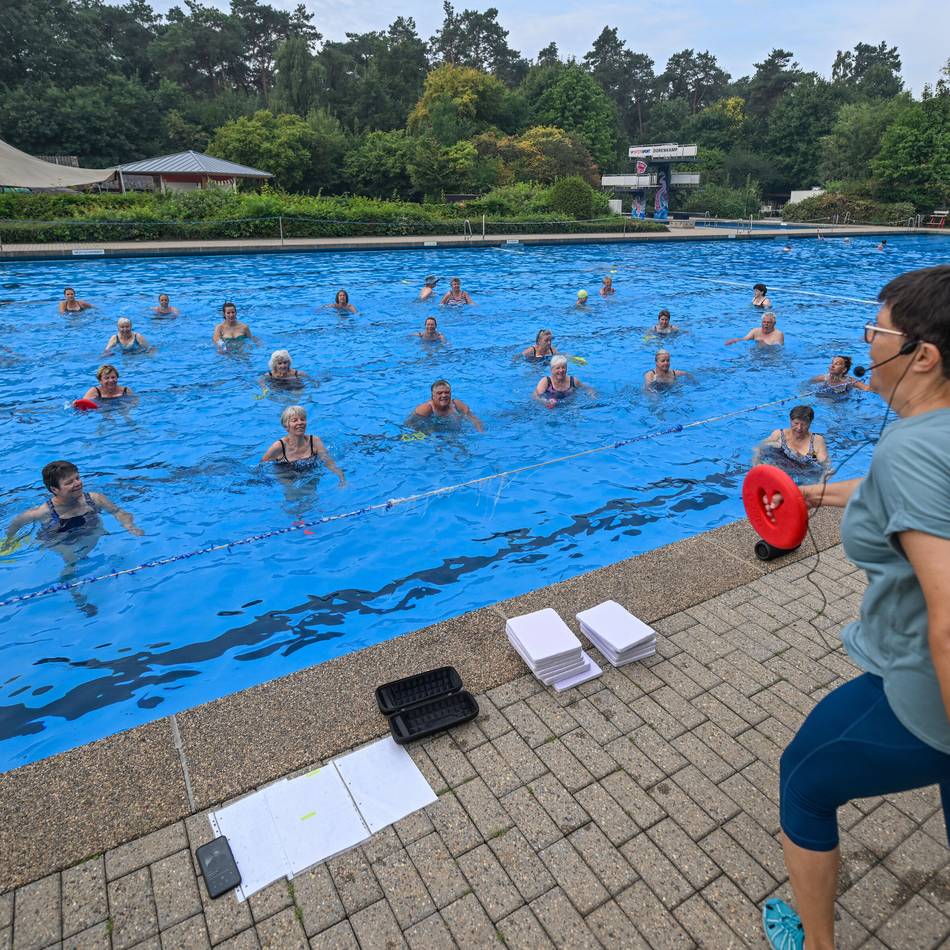 So kann man mitmachen: Das Frühschwimmen im Waldfreibad Walbeck boomt