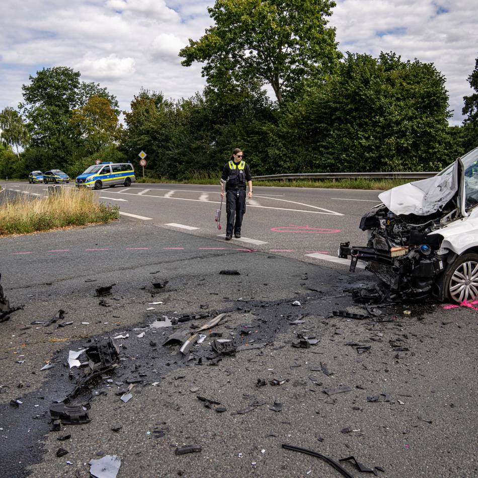 Zusammenstoß mit Auto: Motorradfahrer stirbt bei Unfall in Grefrath