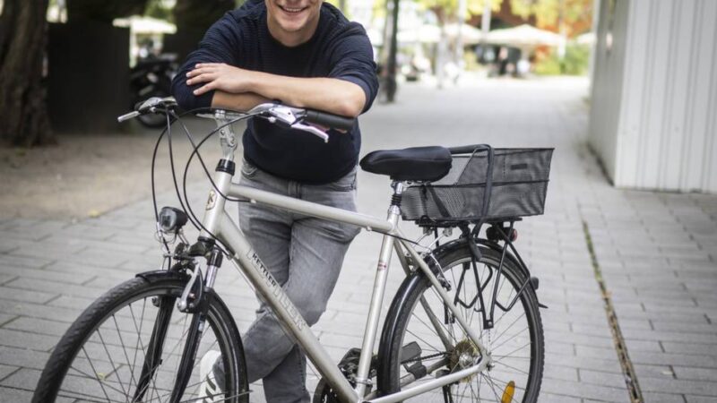 Versteigerung von Fundsachen: Fahrrad-Auktion im Fundbüro – was kriegt man für 100 Euro?
