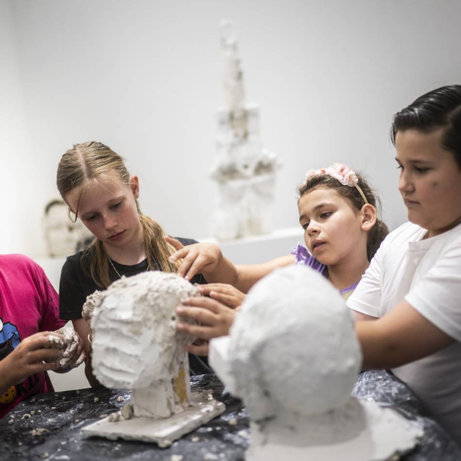Kunstprojekt in Düsseldorf: Kinderkunst von Kopf bis Fuß