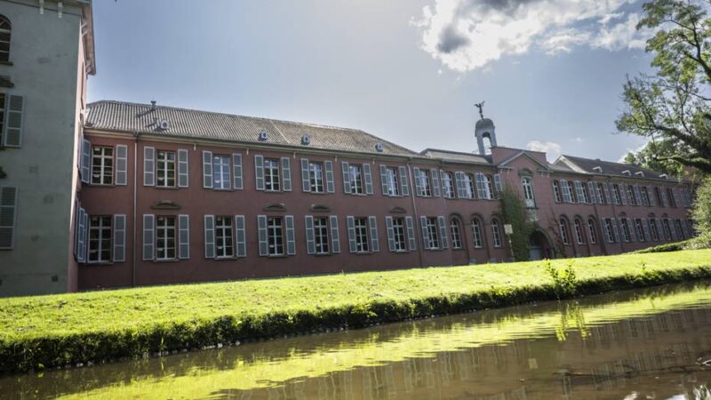 Prinz von Preußen Grundbesitz AG: Insolvenz erschüttert Schloss Kalkum in Düsseldorf
