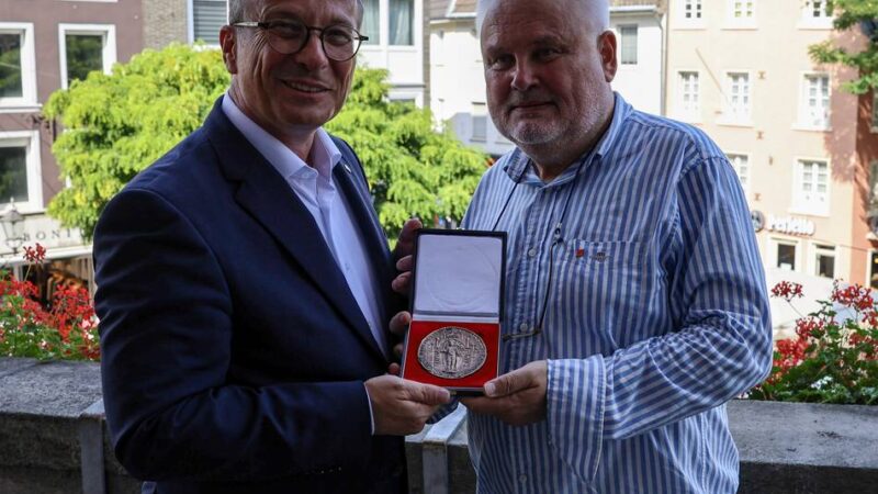 Neuss verleiht das Stadtsiegel in Bronze an DGB-Kreisboss Udo Fischer: „Ich bleibe ein Gewerkschafter“