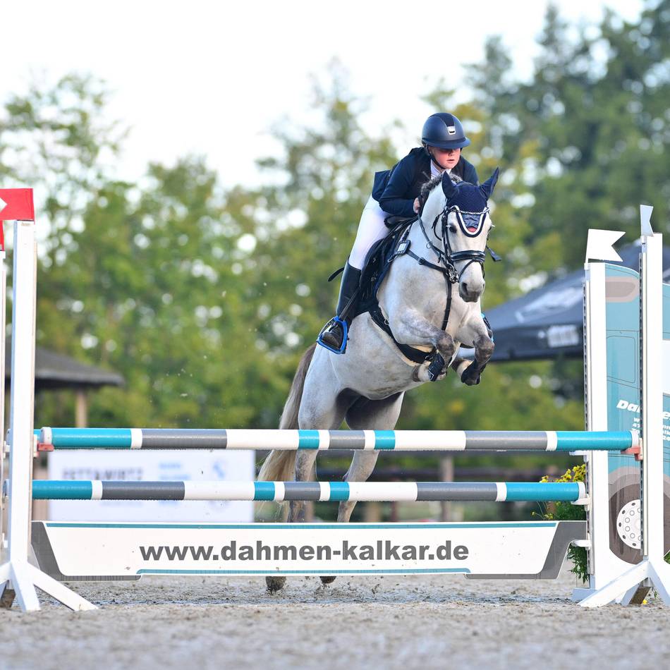 Bei der Premiere auf dem Tünglerhof: Traumnote in Xanten für Stefanie Reining auf S-Niveau