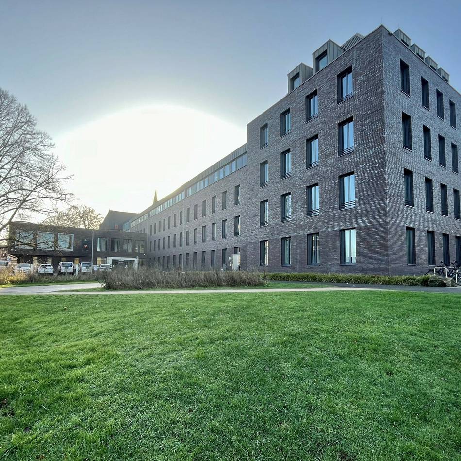 Vor der Kommunalwahl in Kleve: Bürgermeisterkandidaten treffen bei Debatte im Kolpinghaus aufeinander