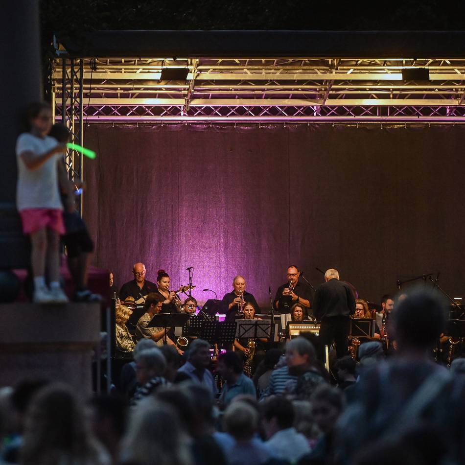 DSDS-Stars und Nachwuchskünstler: Menowin Fröhlich singt in Kleve – großes Open Air für Familien geplant