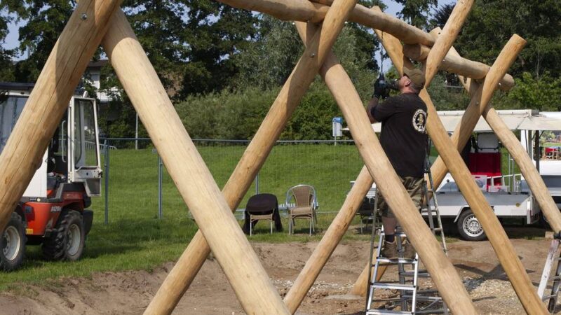 Neuer Spielplatz in Alpen: Hinter dem Marienstift entsteht neue Schaukelanlage