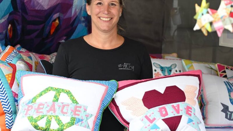 Donnerstag-Treffpunkt in Hückeswagen: Gute Miene zum verregneten Spiel des Feierabendmarkts