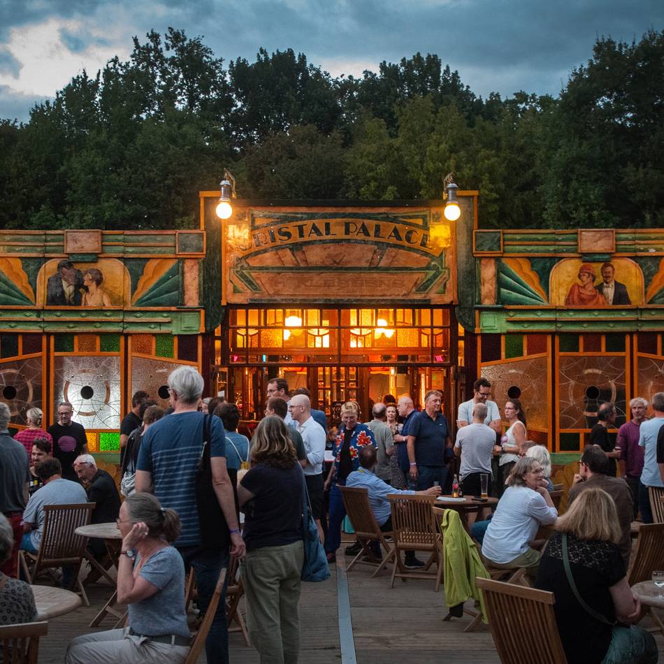 Kultur, Politik und Musik: 18 Tage Spiegelzelt-Spektakel in Kleve – von Landesgartenschau bis Schmickler