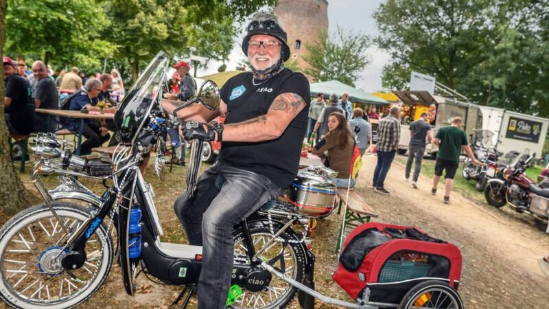 Chromblitzende Klassiker: So schön war das Oldtimer-Treffen an der Hohen Mühle in Uedem