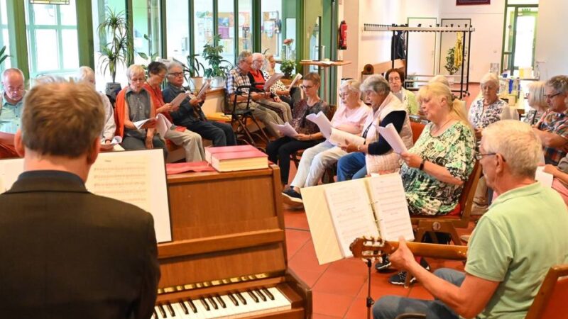 „Sing-Café“ der evangelischen Kirchengemeinde Wermelskirchen: Eine musikalische Auszeit vom Alltag