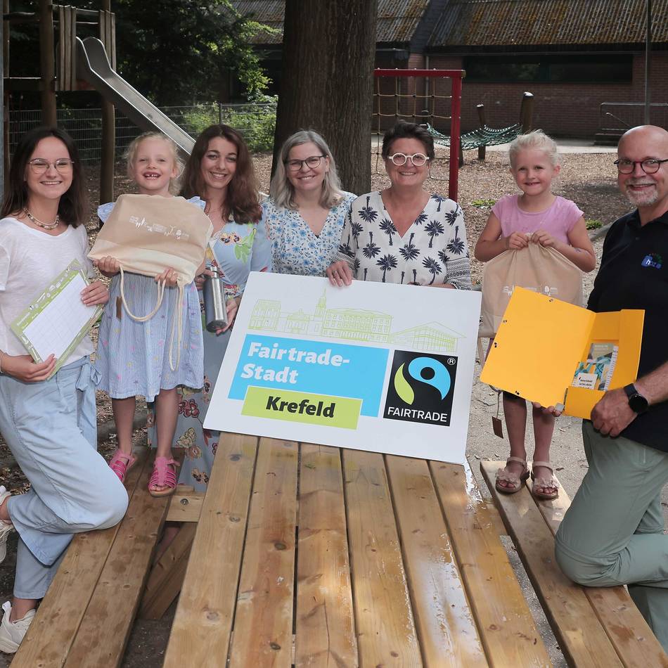 Einschulung in Krefeld: i-Dötzchen beginnen die Schulzeit mit Geschenken