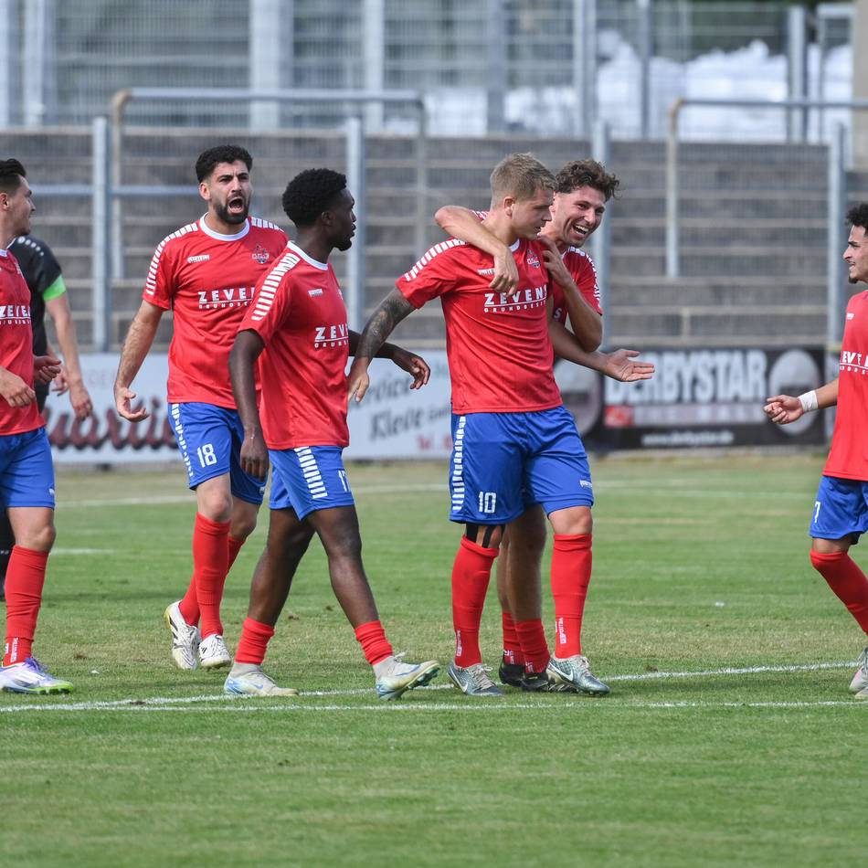 2:1 gegen die DJK Adler Frintrop: 1. FC Kleve schafft nach einem denkbar schlechten Start den ersten Saisonsieg