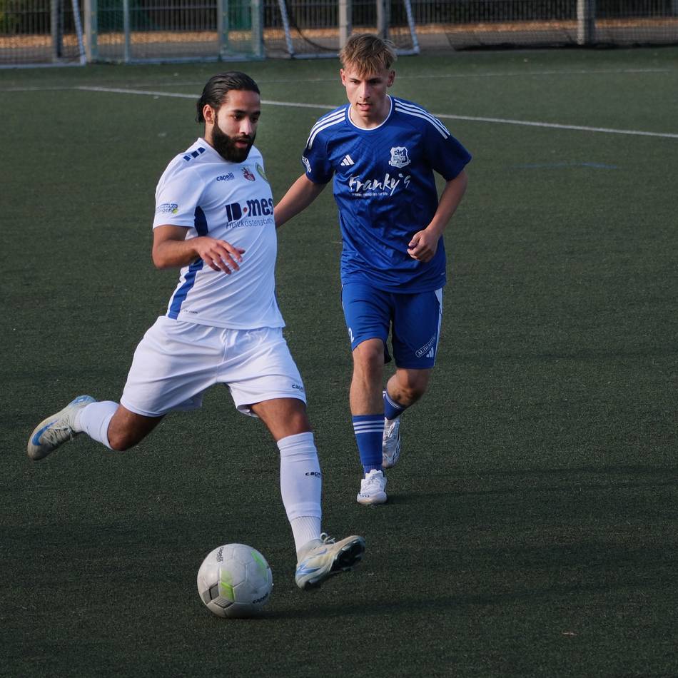 In der Fußball-Oberliga: Ratingen 04/19 springt an die Tabellenspitze