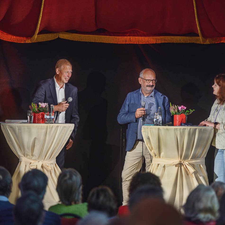 Bürgermeisterwahl in Kleve: Amtsinhaber Wolfgang Gebing und Kandidat Markus Dahmen diskutierten im Spiegelzelt
