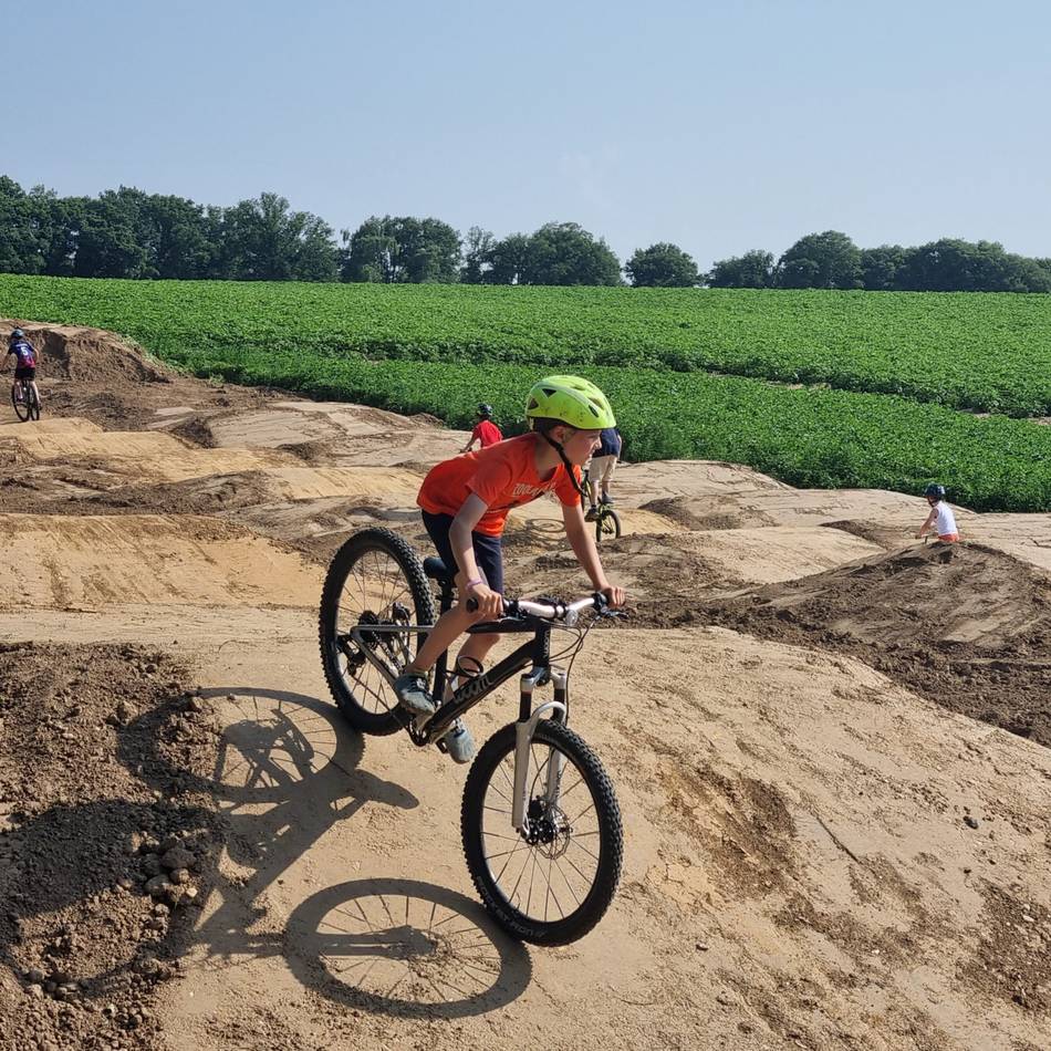 Mit viel Eigeneinsatz: Holzweiler möchte Dirtbike-Strecke bauen