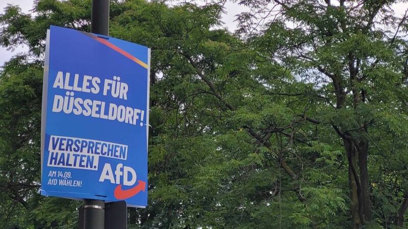 Wahlplakat für Kommunalwahl: Spielt die AfD Düsseldorf mit einer Nazi-Parole?