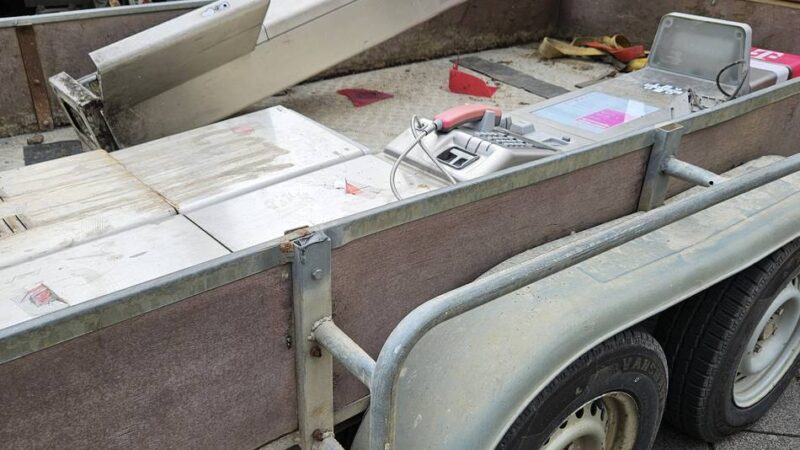 Kein „Auf Wiederhören“ in Mönchengladbach: Telefon-Säulen werden abgebaut – auf kuriose Art und Weise