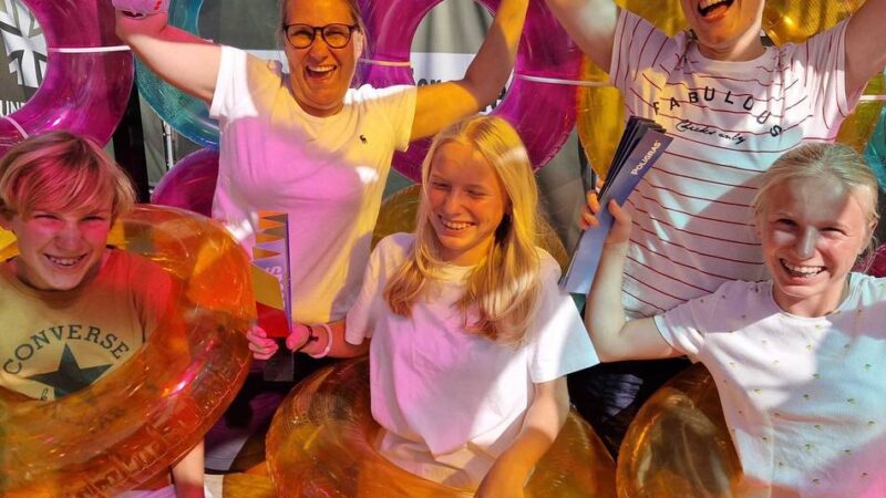 Stimmung im Fan-Village bei der Hockey-EM: „Ich hatte nur mit ein paar Wurstbuden gerechnet“