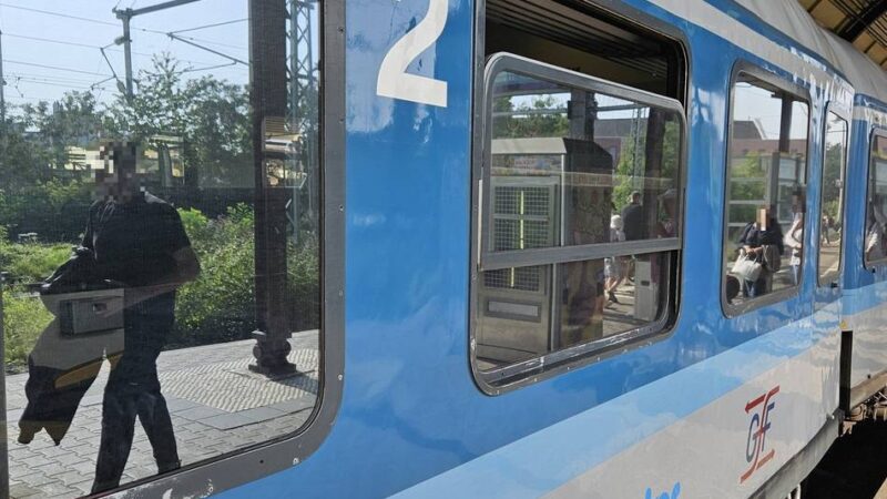 Zwischen Hamm und Venlo: RE13 wird durch altmodische Waggons unterstützt