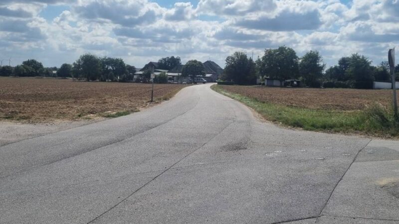 Zwischen Venrath und Kaulhausen: Bezirksausschuss fordert Fuß- und Radweg