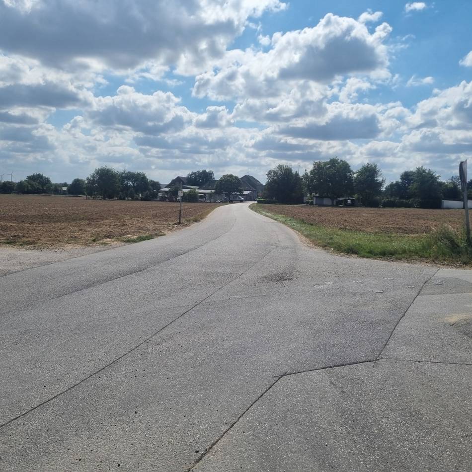 Zwischen Venrath und Kaulhausen: Bezirksausschuss fordert Fuß- und Radweg