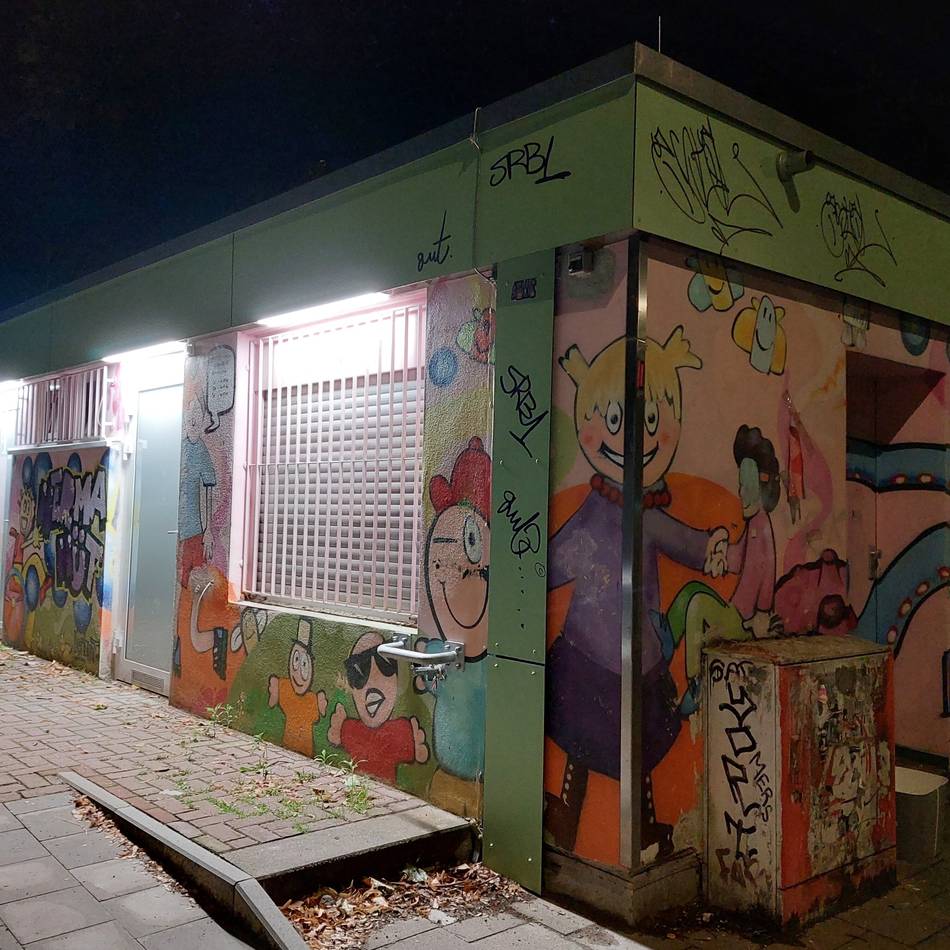 Plätze in Düsseldorf: Das Rätsel hinter dem Licht auf dem Hermannplatz
