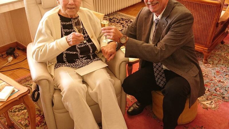 Herzlichen Glückwunsch: Heiligenhauserin feiert 100. Geburtstag