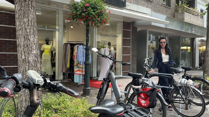 In der Fußgängerzone: Neue Fahrradständer stoßen auf geteiltes Echo in Goch