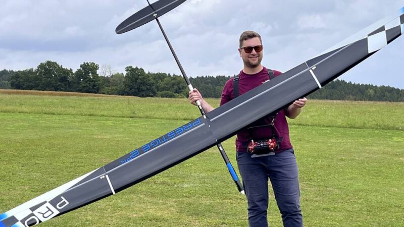 Modellflieger aus Zons ganz vorne dabei: Mit Blick auf Bussarde zum Weltmeistertitel