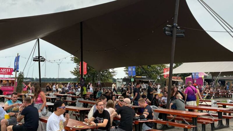 Bier, Pommes und Pizza: So viel kosten Essen und Trinken auf dem Electrisize-Festival