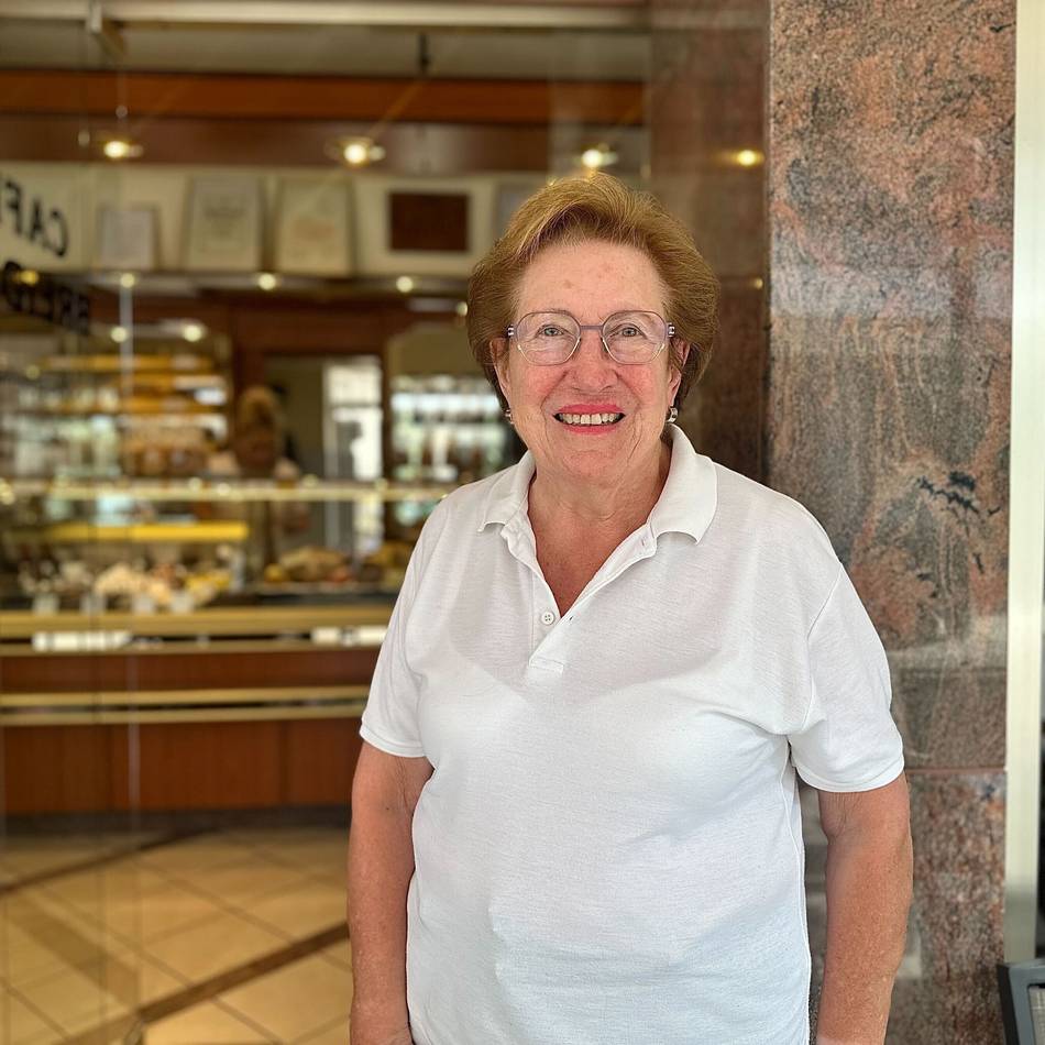 Grevenbroicher Traditionscafé: Marianne Schall arbeitet seit 70 Jahren im Café Breiden
