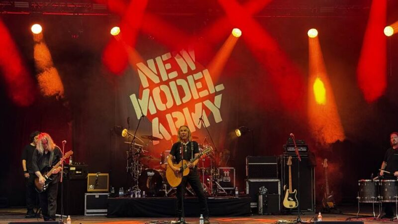 Britische Kultband in Dinslaken: New Model Army – der ewige Kampf mit der Gitarre gegen Krieg und Unterdrückung