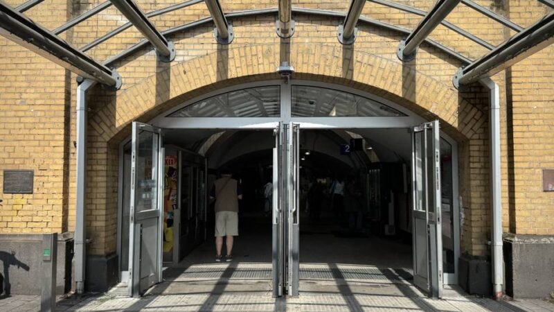 Während Schützenfest und Kirmes: Waffenverbot am Neusser Hauptbahnhof