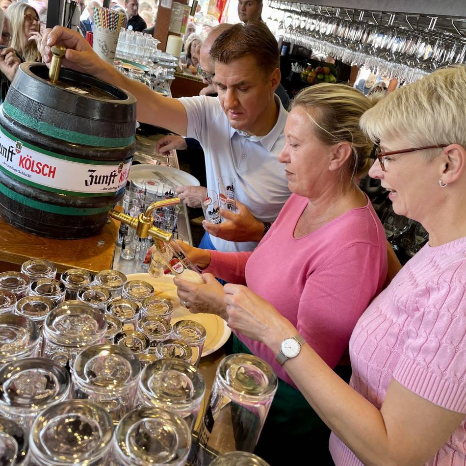 Herbstkirmes 2025 Wermelskirchen: Drei präzise Hammerschläge eröffnen die Kirmestage