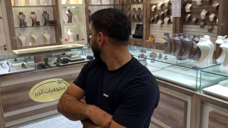 Verdächtiger raste in Mönchengladbach davon: Gibt es einen vierten Täter beim Juwelier-Überfall?