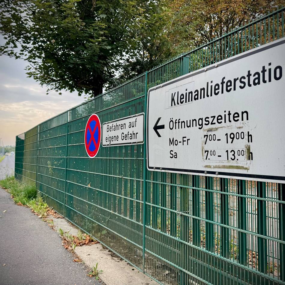 Seltenes Bild in Neuss-Grefrath: Müll-Deponie wird zum Kühlschrank-Friedhof