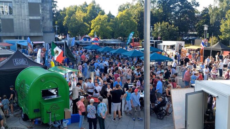 „Kaarst köstlich“ lockt viele Besucher an: Geschmacks-Explosion auf dem Neumarkt