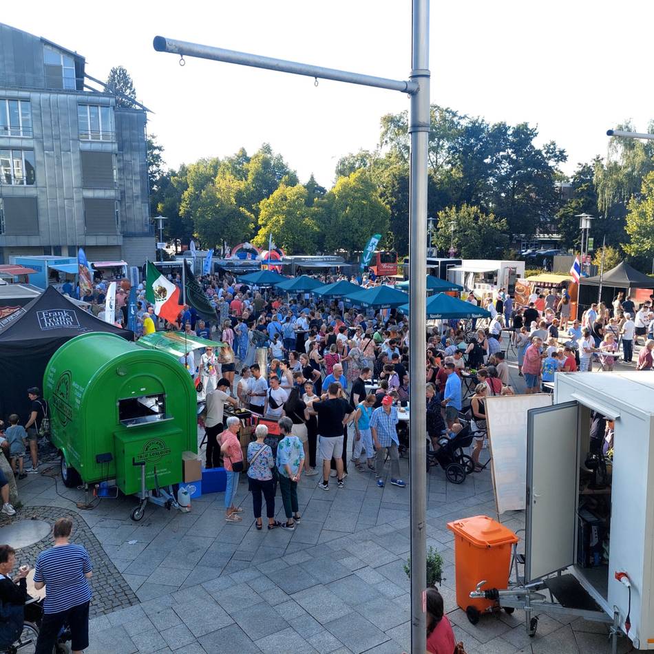 „Kaarst köstlich“ lockt viele Besucher an: Geschmacks-Explosion auf dem Neumarkt